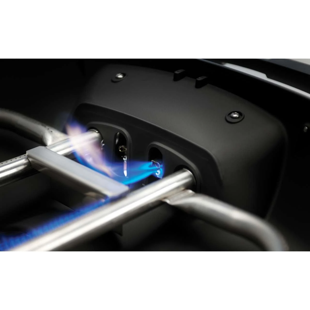 Napoleon Phantom TRAVELQ PRO285X Tragbarer Gasgrill Mattschwarz 4,1 KW 2 Brenner PRO285X-MK-PHM 8 Napoleon Phantom TRAVELQ PRO285X Tragbarer Gasgrill Mattschwarz 4,1 KW 2 Brenner PRO285X-MK-PHM – Bild 8