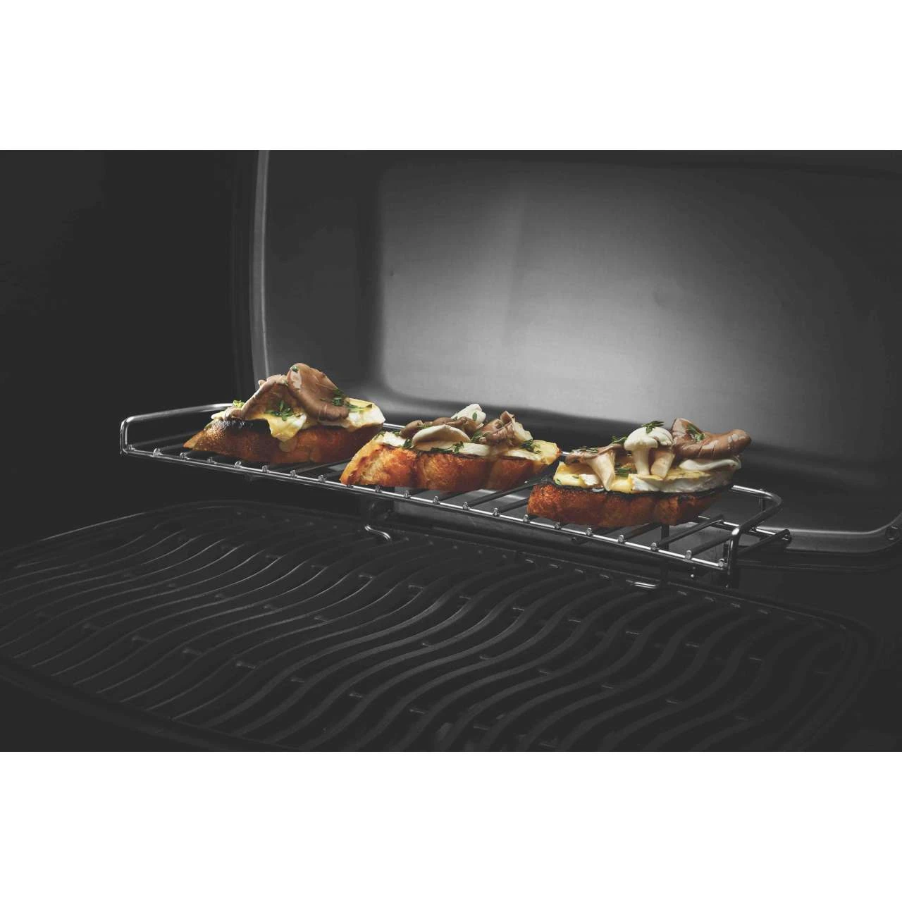 Napoleon Phantom TRAVELQ PRO285X Tragbarer Gasgrill Mattschwarz 4,1 KW 2 Brenner PRO285X-MK-PHM 9 Napoleon Phantom TRAVELQ PRO285X Tragbarer Gasgrill Mattschwarz 4,1 KW 2 Brenner PRO285X-MK-PHM – Bild 9