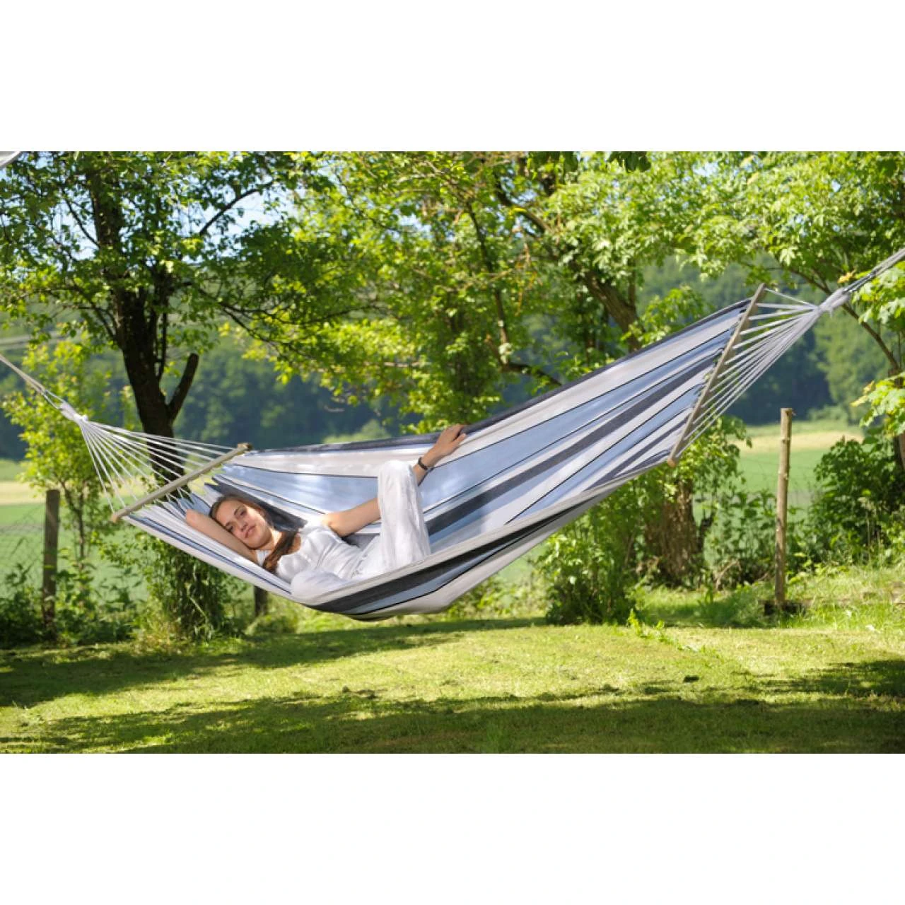 AMAZONAS L Stabhängematte Samba Marine Liegefläche Ca. 210 X 140 Cm 5 AMAZONAS L Stabhängematte Samba Marine Liegefläche Ca. 210 X 140 Cm – Bild 5